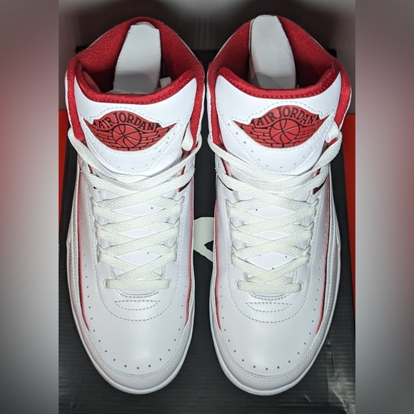 Size 9 - Jordan 2 Retro Chicago Home - Picture 2 of 8